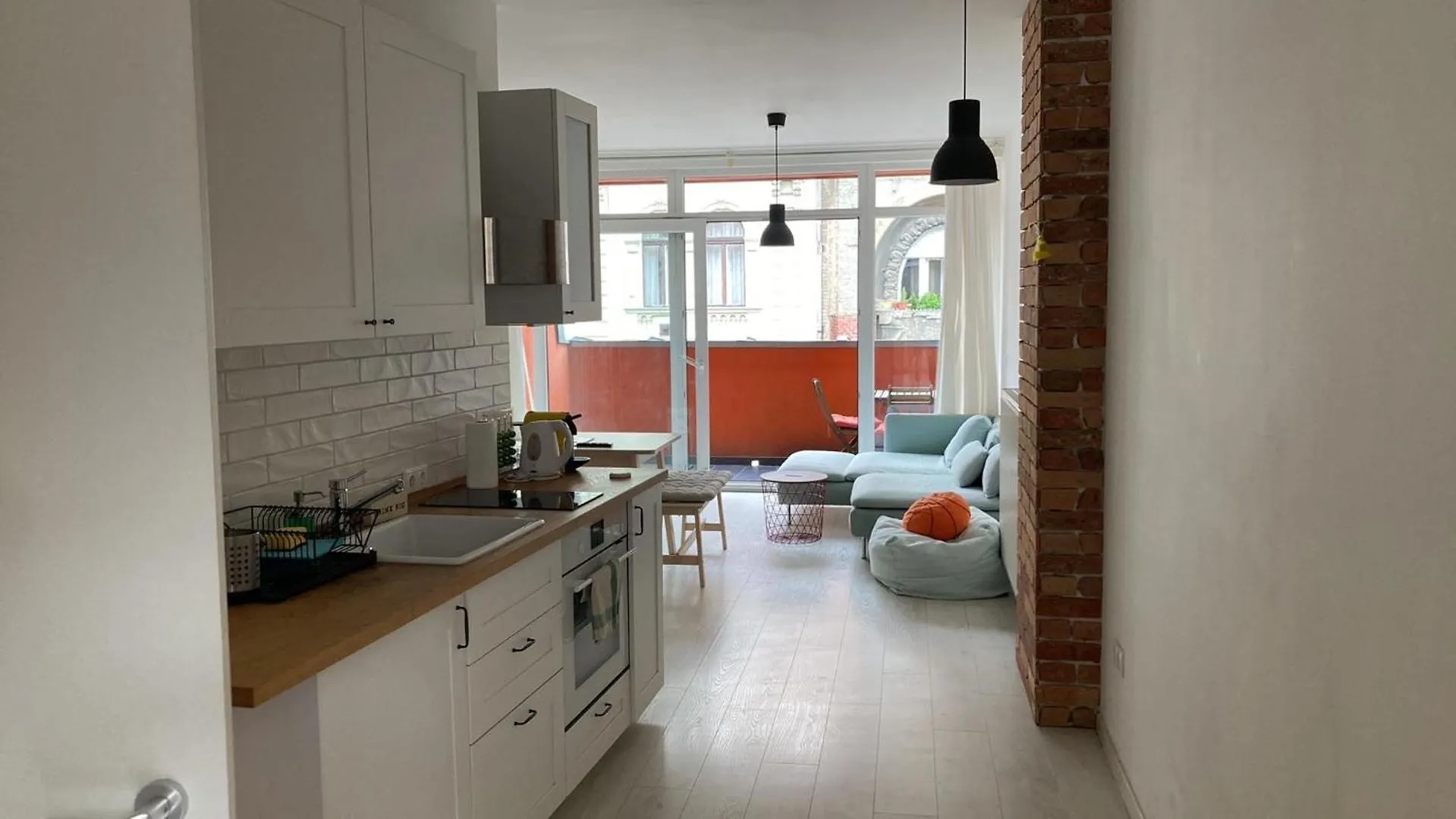 Trendy Apartment In The Heart Of The City With Balcony Budapest
