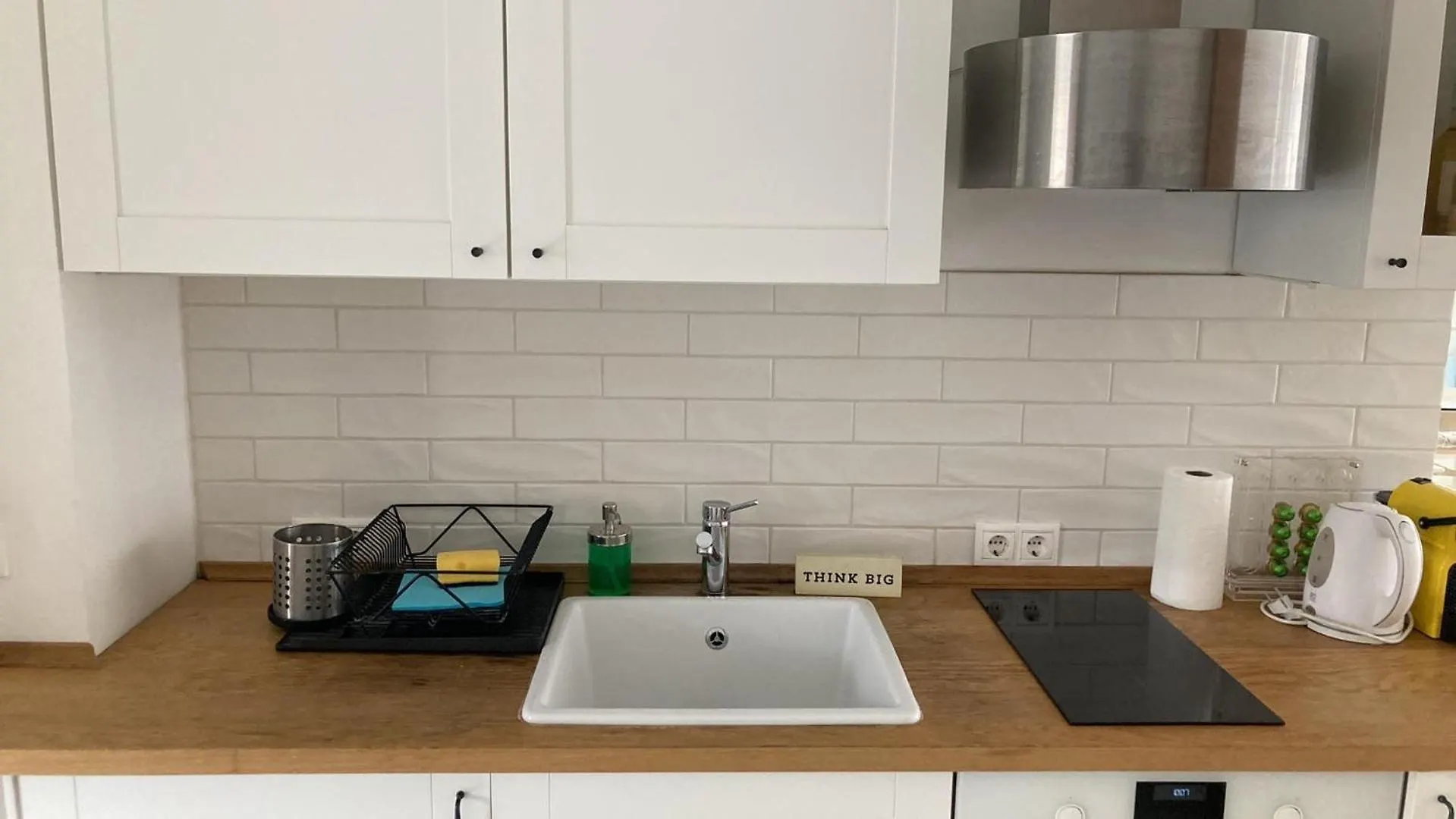 Trendy Apartment In The Heart Of The City With Balcony Budapest 0*,  Ungheria